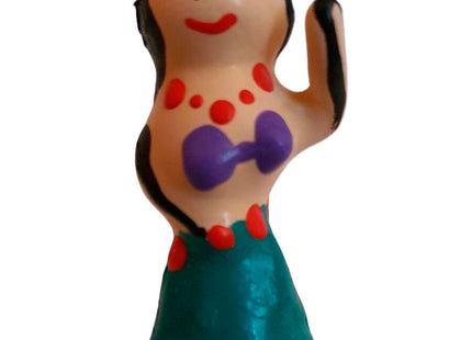 Handbemalte kondomfigurin hula girl in tealrock und lila top mit roten akzenten von condomerie