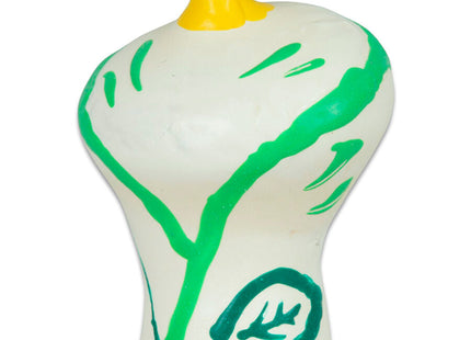 Weiße glänzende plastikfigur in zwiebelform mit grünen markierungen und gelbem oberteil von condomerie handbemalte kondome kala