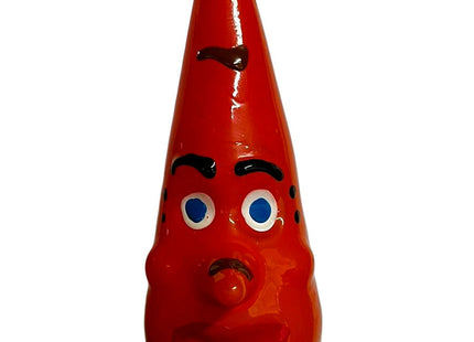 Glänzende rote chili-pfefferförmige figur mit handbemalten schwarzen augenbrauen, blauen augen und lächelndem gesicht für condomerie handbemalte neuheitskondome karotte xl