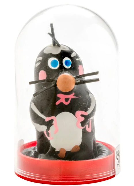 Handbemalte neuheitskondome maulwurf als schwarz-weiße cartoon-figur mit blauen augen in glaskuppel auf rotem sockel