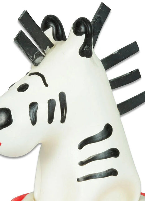 Weiße zebra handbemalte kondomfigur mit schwarzen streifen und roten nasenhörnern von condomerie