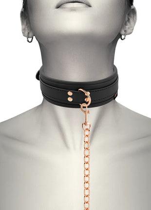 COQUETTE CHIC DESIRE - FANTASY-HALSKETTE AUS VEGANEM LEDER MIT RIEMEN UND NEOPRENFUTTER