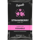 Coquette chic desire kussbares erdbeerwasserbasiertes schmiermittel in schwarzer und pinker verpackung mit spielerischen erdbeergraphics