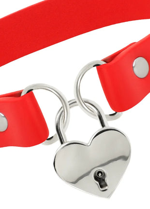 COQUETTE CHIC DESIRE - ROTE HALSKETTE AUS VEGANEM LEDER MIT HERZ-ACCESSOIRE MIT SCHLÜSSEL - Halskette
