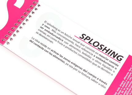 Pink spiralgebundenes notizbuch mit weißen seiten und einem fetten s-logo auf dem cover für coupletition abcsex spiel für paare
