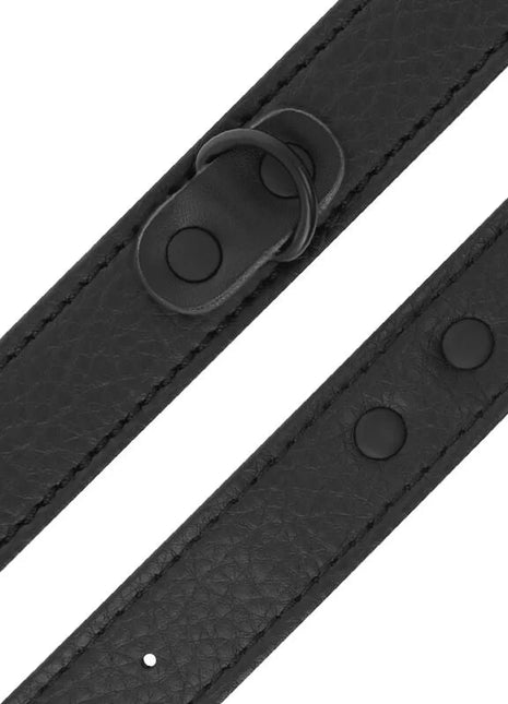Schwarzer dünner leder handschellenriemen darkness mit struktur und metalld ring schnalle