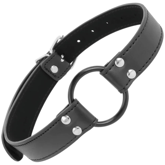 Schwarzes lederhalsband darkness gag mit silbernen metallnieten und zentralem ring mit 36 cm durchmesser