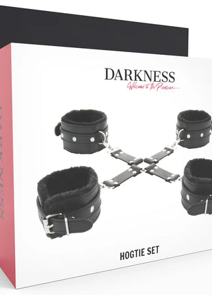 Schwarzes lederhogtie set mit weichem futter und silberfarbenen metallbeschlägen für hände und füße