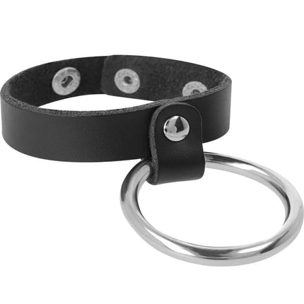 Schwarzes lederhalsband mit silbernem metallring und druckknöpfen für penis und hoden darkness metallring
