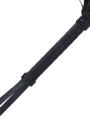 Dunkle schwarze bondage peitsche 42 cm aus leder mit strukturiertem griff und gefranstem kopf