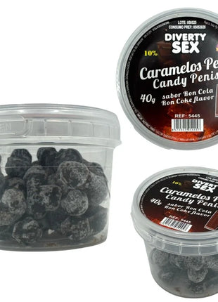 Transparenter plastikbehälter mit 20 dunklen karamelbonbons in penisform mit ron-cola-aroma diablo picante