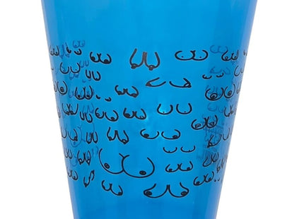 Ein transparenter blauer plastikbecher mit schwarzem brustmuster diablo picante 500 ml