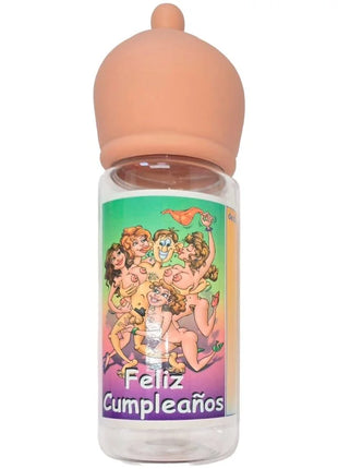 Klare plastikflasche diablo picante mit pfirsichfarbener silikonsauger und bunter cartoon-etikette zum geburtstag