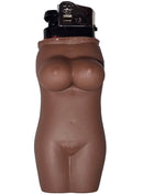 Braune silikonfigur in frauentorsoform mit schwarzem feuerzeug oben im produkt diablo picante leichterer fleischkörper für frauen mulatte