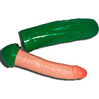 Grüne plastikpickle-penisgurke diablo picante mit pfirsichfarbenem silikonspitze für spielspaß