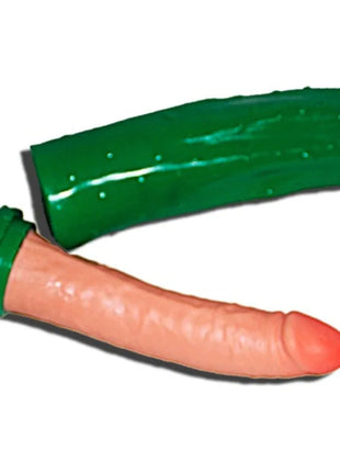 Grüne plastikpickle-penisgurke diablo picante mit pfirsichfarbenem silikonspitze für spielspaß