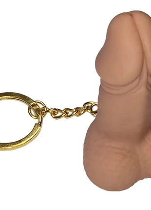 Tanfarbener silikon schlüsselanhänger in penisform mit goldfarbenem metallring und kette diablo picante fleisch