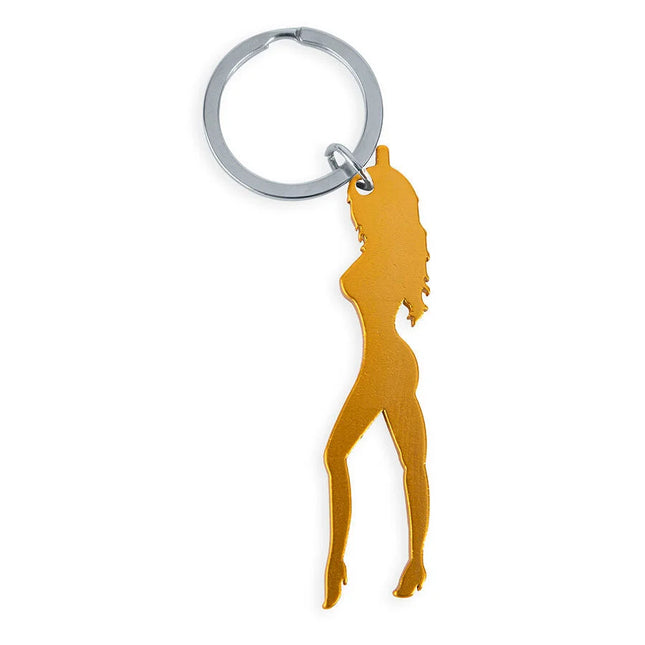 Goldfarbener metall schlüsselanhänger mit weiblicher silhouette mit langen haaren und high heels inklusive bieröffner