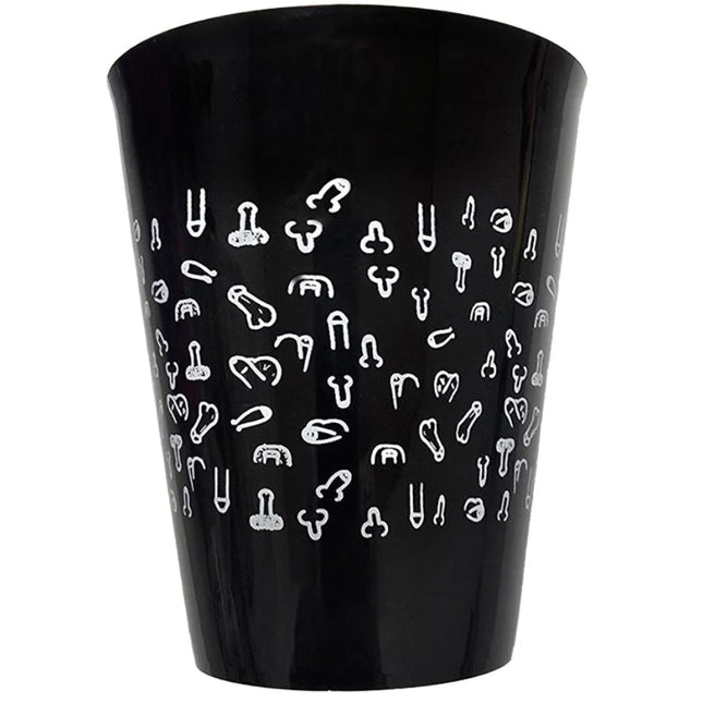 Schwarzes shotglas mit glänzendem finish und weißem muster aus stilisierten männlichen genitalsymbolen, 500 ml