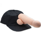 Schwarze plüsch-baseballkappe diabolo picante mit beigefarbenem phallus-förmigem anhänger an der rückseite