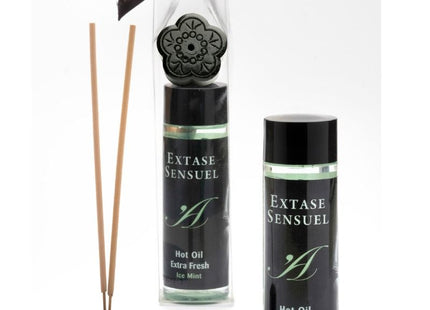 Schwarzer blumenförmiger diffuser mit holzstäbchen und passendem schwarzem deckel in klarer verpackung mit markenband für extase sensual massageöl mit eis effekt 100 ml