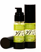 Zwei schwarze pumpflaschen extase sensuel massageöl mit wärmeeffekt und mojito pheromonen mit limettengrünen etiketten