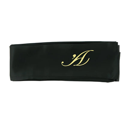 Schwarzes satin stirnband mit goldener stickerei monogramm aus der kollektion extase sensual orale leidenschaftskest