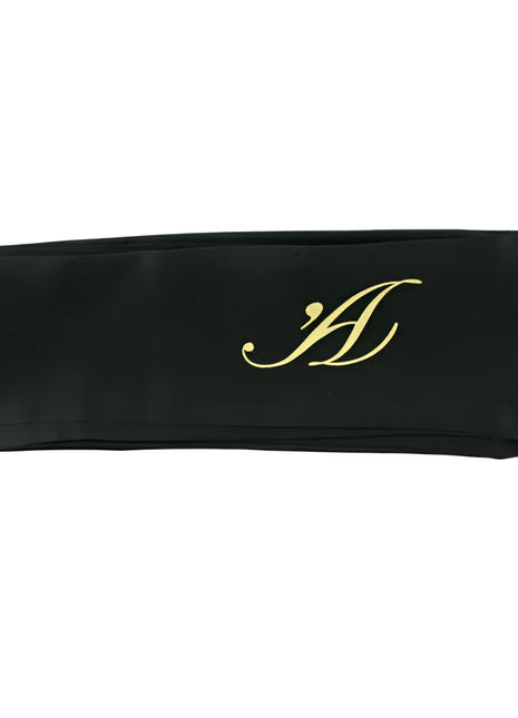 Schwarzes satin stirnband mit goldener stickerei monogramm aus der kollektion extase sensual orale leidenschaftskest