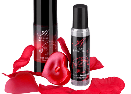 Zwei schwarze flaschen extase sensuel intime lubrikant hot oil und lubrikant erdbeere umgeben von roten rosenblättern