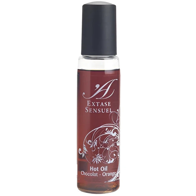 Ein elegantes dunkelrotes Glasfläschchen mit schwarzem Verschluss und weißem Blumendesign für extase Sensual Hot Oil Chocolat Orange