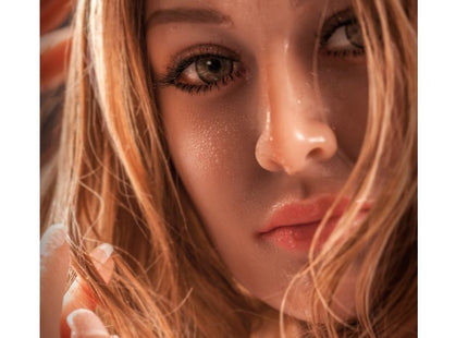 Realistische silikonpuppe bianca 163 cm mit langen blonden haaren und detailreichen gesichtszügen von pipedream