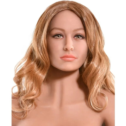 Ein realistischer silikonkopf mit langen welligen blonden haaren und detaillierten gesichtsmerkmalen von extreme toyz pipedream puppe ultimate fantasy bianca 163 cm