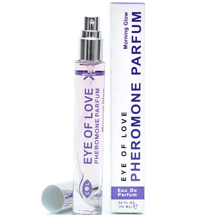 Klarer glas-sprühflasche mit silberkappe und lila etikett enthält eye of love pheromon parfum 10 ml morning glow