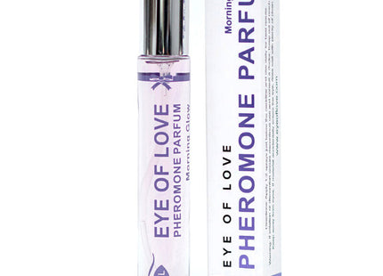 Transparente glas-rollerflasche mit silberkappe und lila etikett enthält helllavendelfarbenes eye of love pheromon parfum morning glow