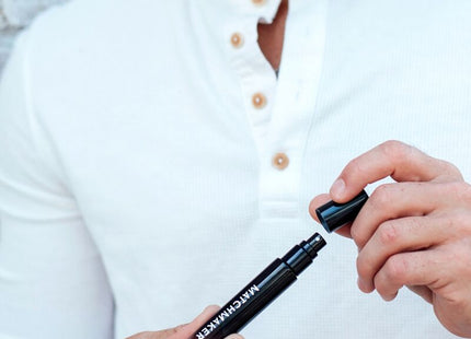 Schwarze zylindrische reis-sprühflasche mit weißem matchmaker branding für eye of love pheromon-parfüm 10 ml