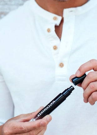 Schwarze zylindrische reis-sprühflasche mit weißem matchmaker branding für eye of love pheromon-parfüm 10 ml