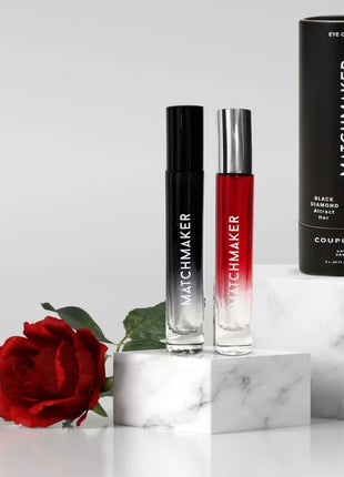 Eye of love matchmaker pheromon paarset mit roten und schwarzen parfümflaschen aus gradientglas 20 ml