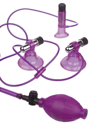 Purple silikon saugkopf set mit metallspitzen und strukturiertem pumpenbalg aus der fetish fantasy series dreifach-saugvibrator