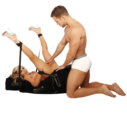 Schwarzes aufblasbares sexkissen position master mit verstellbaren riemen und gepolsterten flächen aus der fetish fantasy serie