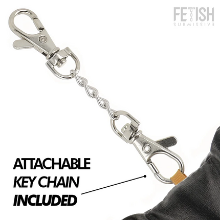Silberfarbener metall-schlüsselanhänger mit verdrehtem glieddesign und zwei schwenkkarabinern für fetish submissive momo bdsm teddybär modell 8