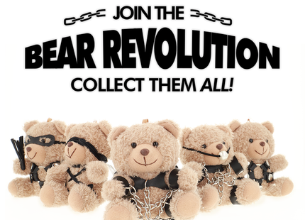 Beiger fetisch submissive yogi teddybär plüschbär mit schwarzem lederähnlichem halsband und ketten im bdsm modell 1