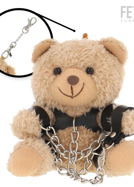 Beiger fetisch submissiver plush teddybär mit schwarzem ledergeschirr und silberner kette aus bdsm modell 1