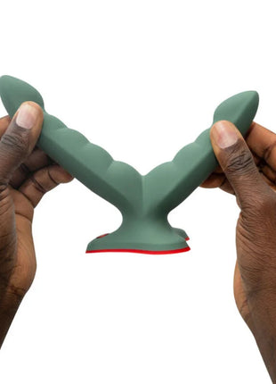 Fun factory ryde doppeldildo und massager mit grünem silikon v-förmigem saugnapf und rotem akzentbasis