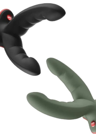 Schwarzer und olivgrüner silikon analstimulator mit roten akzenten und kleinem logo am fun factory ryde doppeldildo massager
