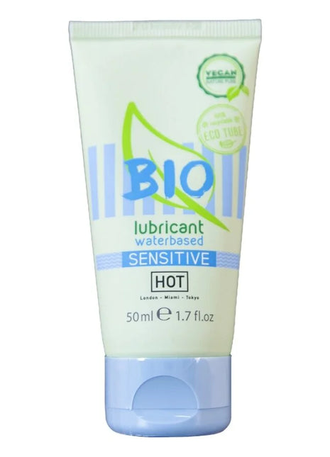 Weiße tube bio wasserbasiertes sensitiver lubricant mit hellblauem deckel und grünem blattlogo für 50ml hot