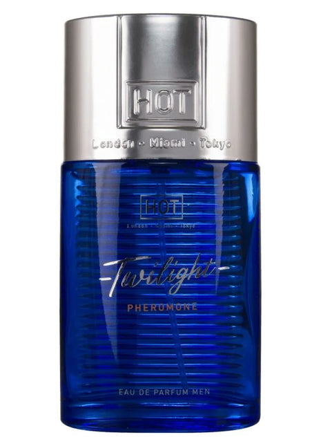Blauer glasflakon hot twilight pheromon eau de parfum für männer mit silberkappe und vertikalen rillen 50 ml