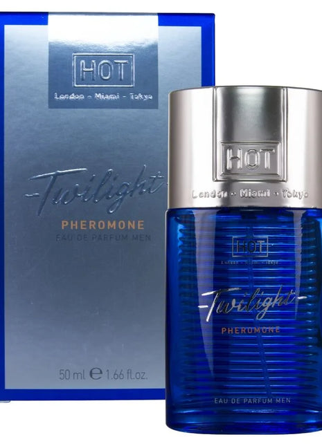 Blaue glasflasche hot twilight pheromon eau de parfum für männer 50 ml mit silbernem verschluss und vertikalen rillen