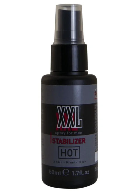 Schwarze kunststoffsprühflasche mit klarem düsenaufsatz und schwarzem deckel beschriftet mit xxl stabilizer hot