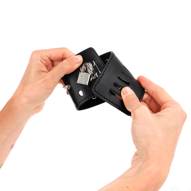 KINK - ESPOSAS PUNK CON PINCHOS 25 X 6 CM