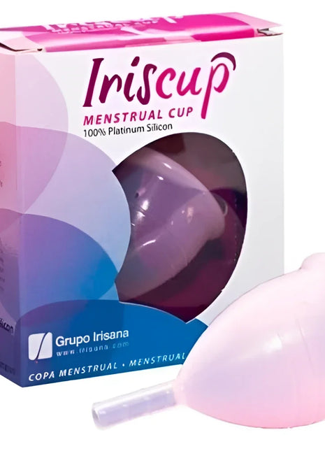 Rosa transparenter menstruationsbecher aus 100 % platinsilikon mit iriscup-verpackung und sterilisationstasche